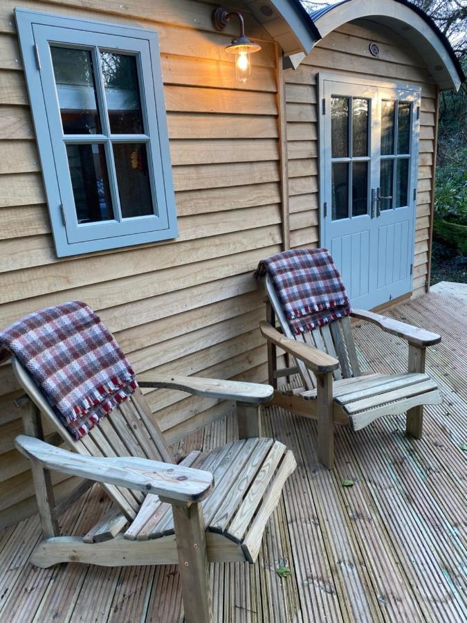 Chez Maurice Luxury Shepherds Hut With Bath And Hot Tub Kelling Екстер'єр фото