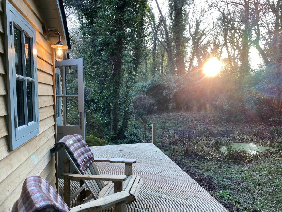 Chez Maurice Luxury Shepherds Hut With Bath And Hot Tub Kelling Екстер'єр фото